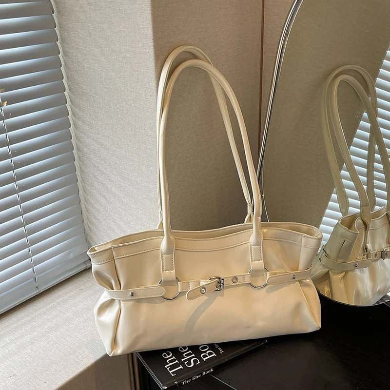 Elegante Handtasche aus Lackleder