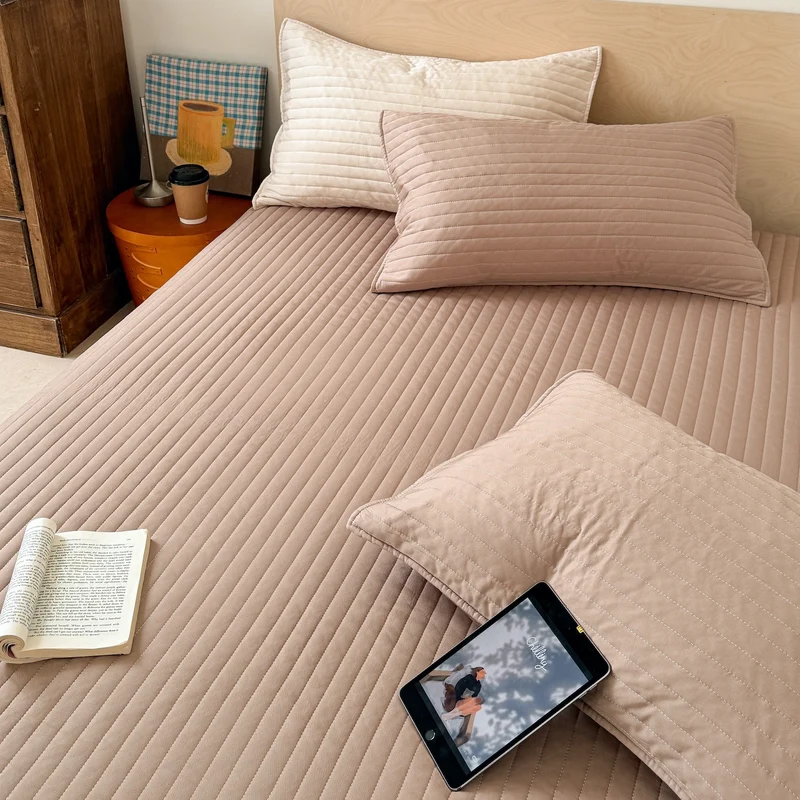 Modales Steppbett mit Gummizug, vier Jahreszeiten