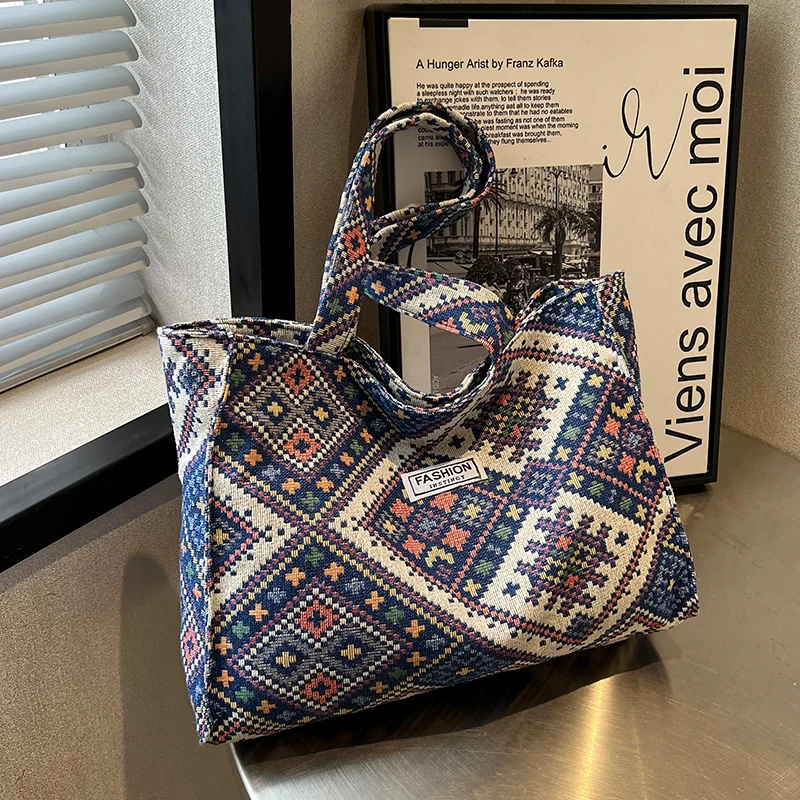 Dekorative gemusterte Stofftasche