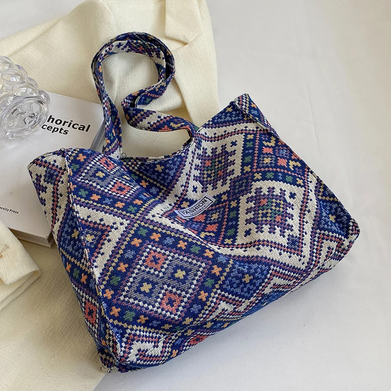 Dekorative gemusterte Stofftasche