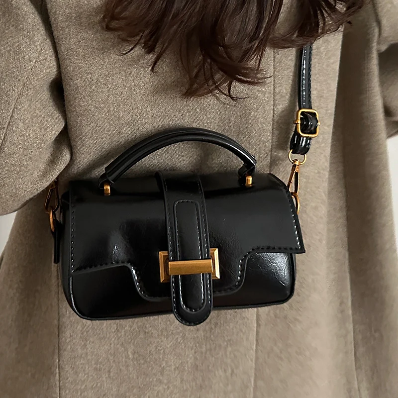 Kompakte stilvolle Handtasche 1790616953