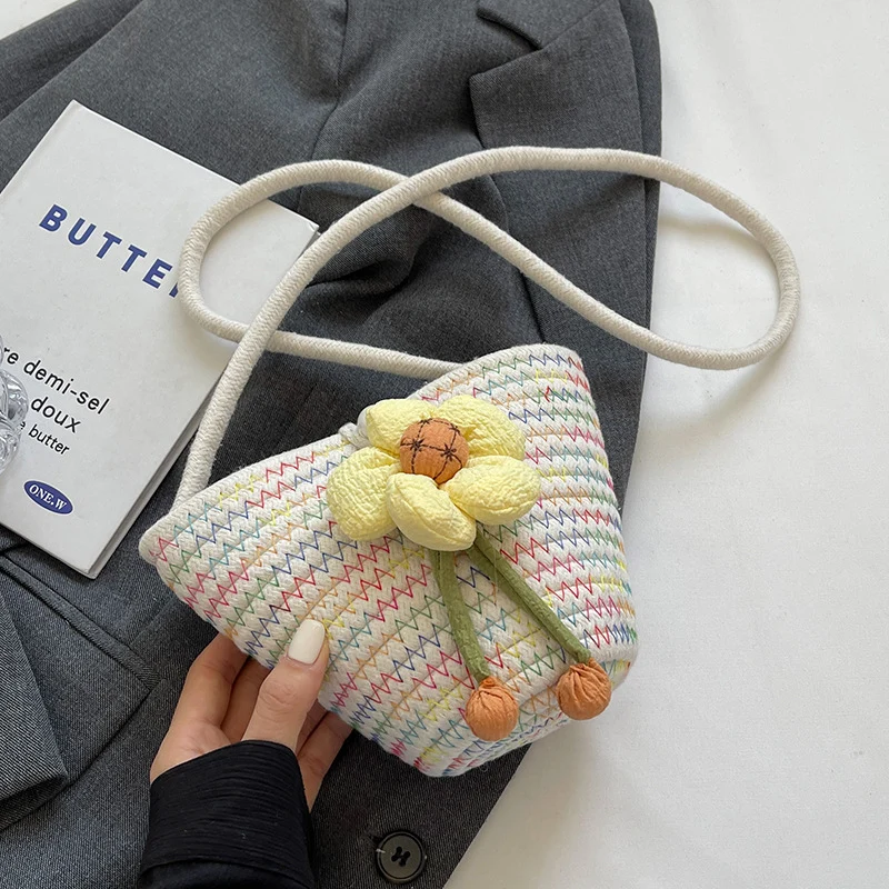 Dekorative Flora Woven Bucket Bag
