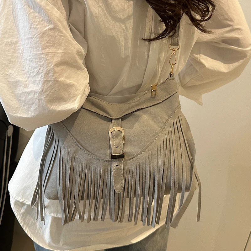 Fransierte Wildleder-Handtasche
