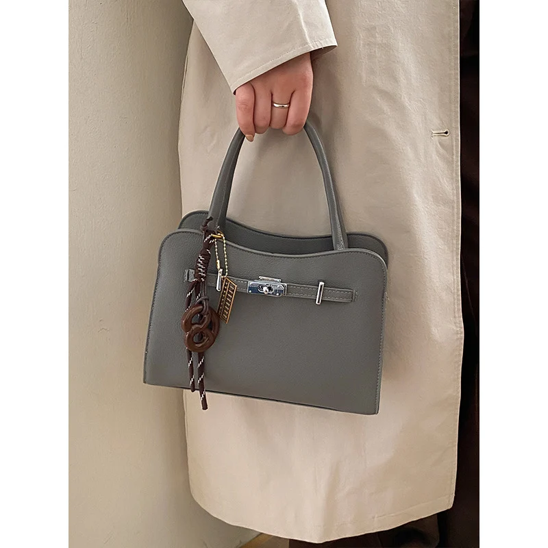 Elegante handgefertigte strukturierte Handtasche
