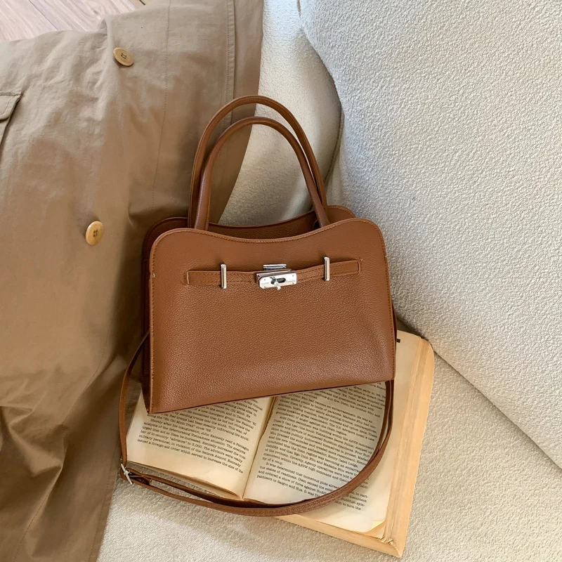 Elegante handgefertigte strukturierte Handtasche