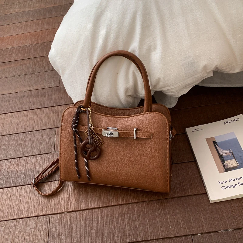 Elegante handgefertigte strukturierte Handtasche