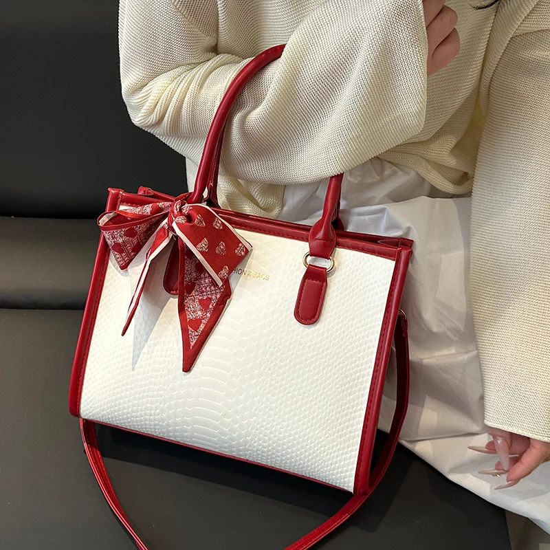 Elegante handgefertigte gesteppte Tragetasche
