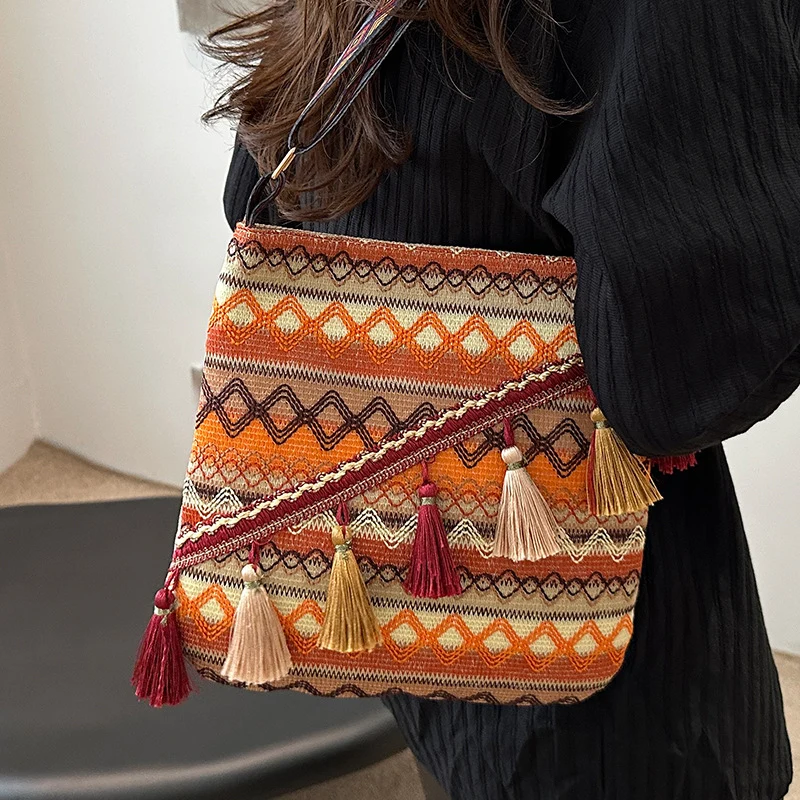 Dekorative bestickte Schultertasche