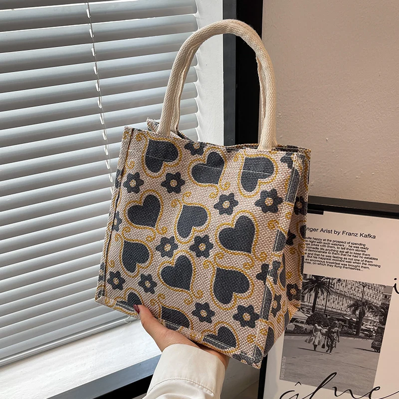 Lässige Tote-Tasche mit Herzmuster