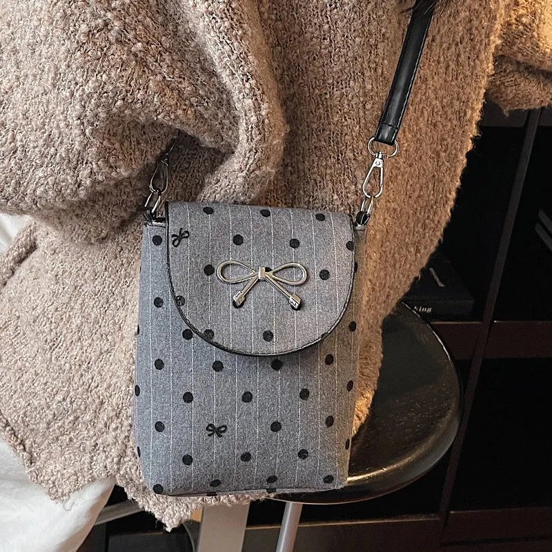 Dekorativer Crossbody-Beutel