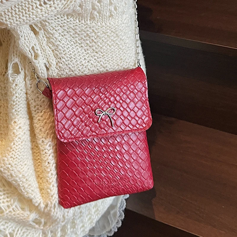 Texturierte Mini-Handtasche