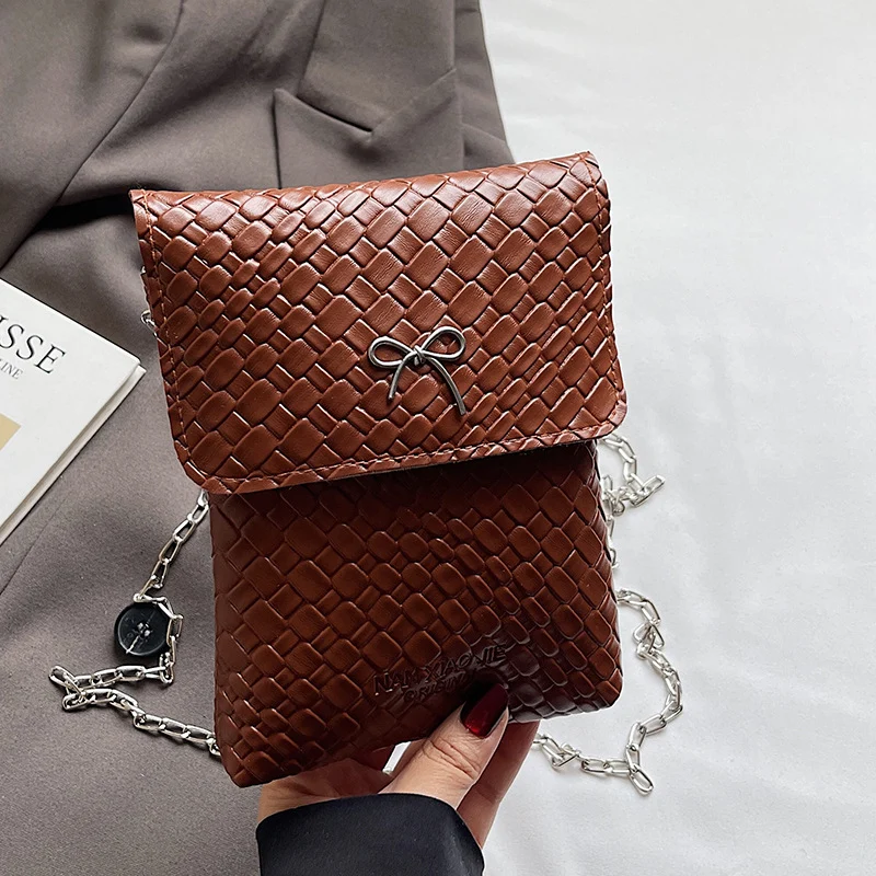 Texturierte Mini-Handtasche
