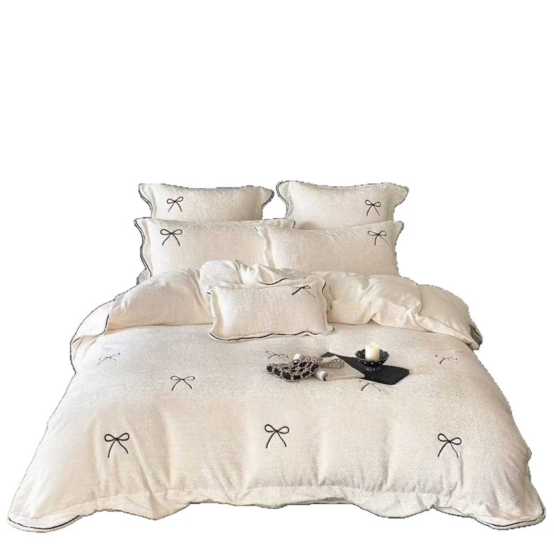 Bettwäsche-Set aus Milchfaser, bestickt, 4-teilig