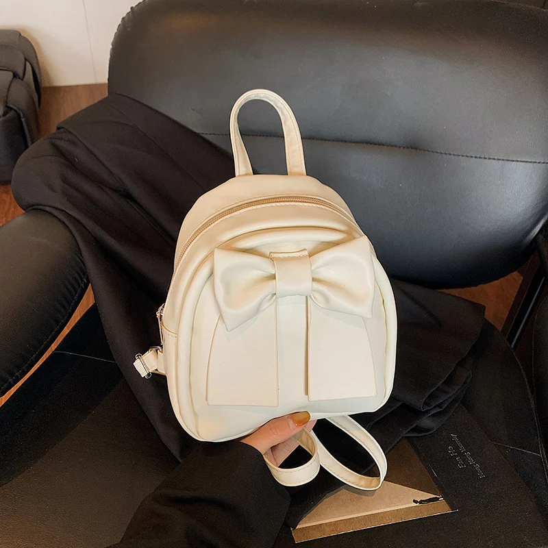Bogenakzentierter Faux-Leder Mini-Rucksack