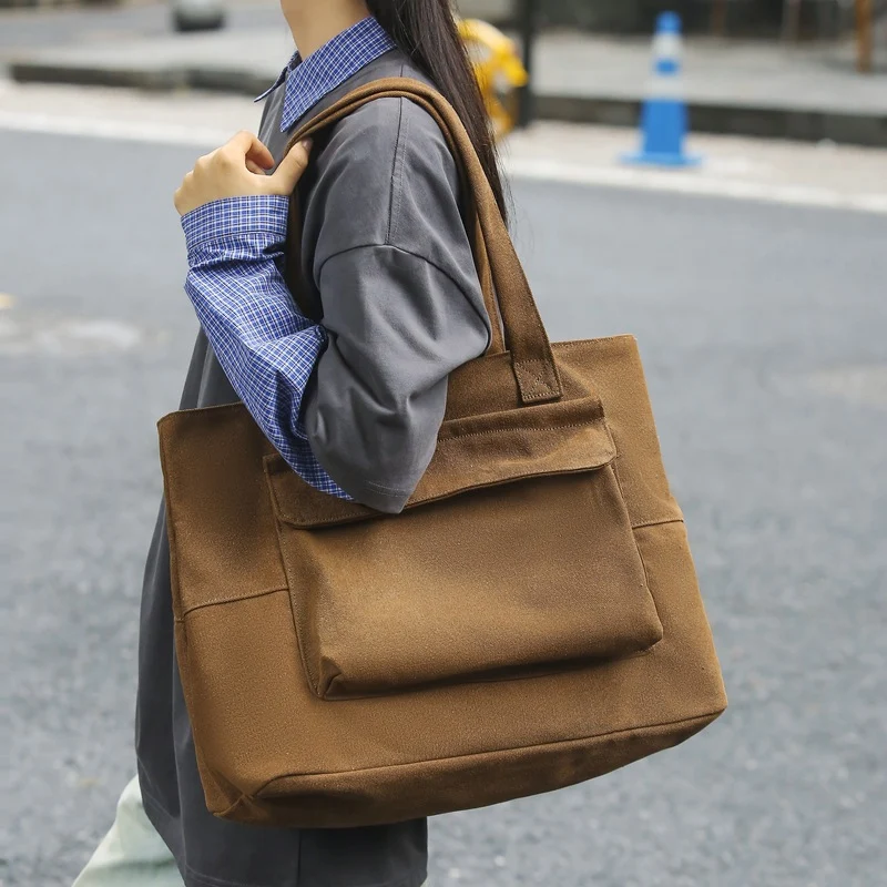 Geräumige Multifunktions-Tote mit vielen Taschen