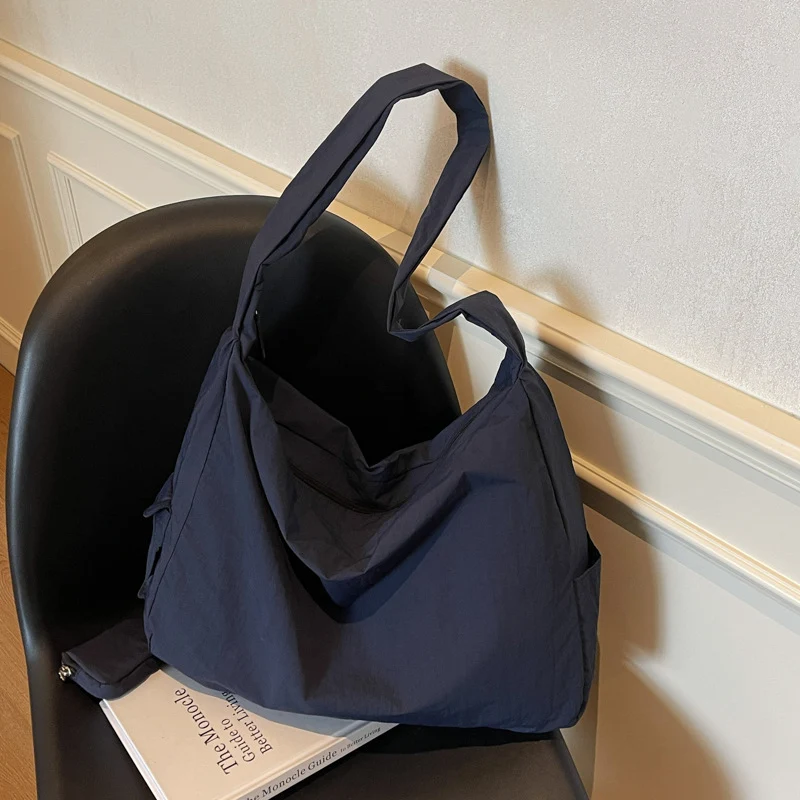 Geräumige Mehrfachtaschen-Hobo-Tasche
