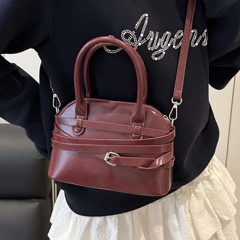 Strukturierte Mini-Handtasche