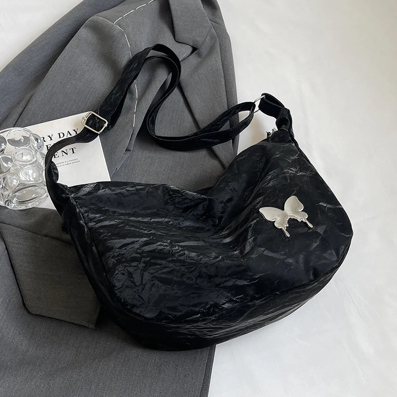 Lässige Schmetterlings-verzierte Schultertasche