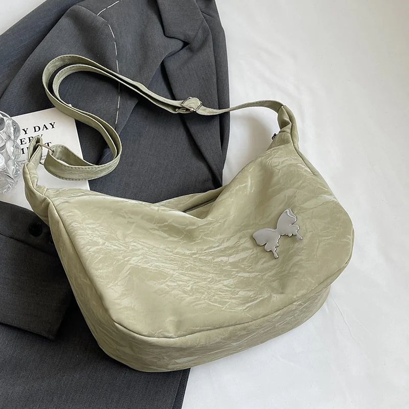 Lässige Schmetterlings-verzierte Schultertasche