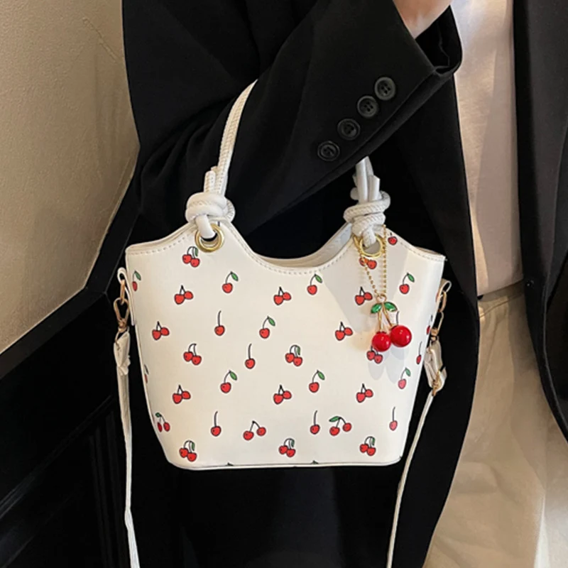 Kirschenmusterte Handtasche