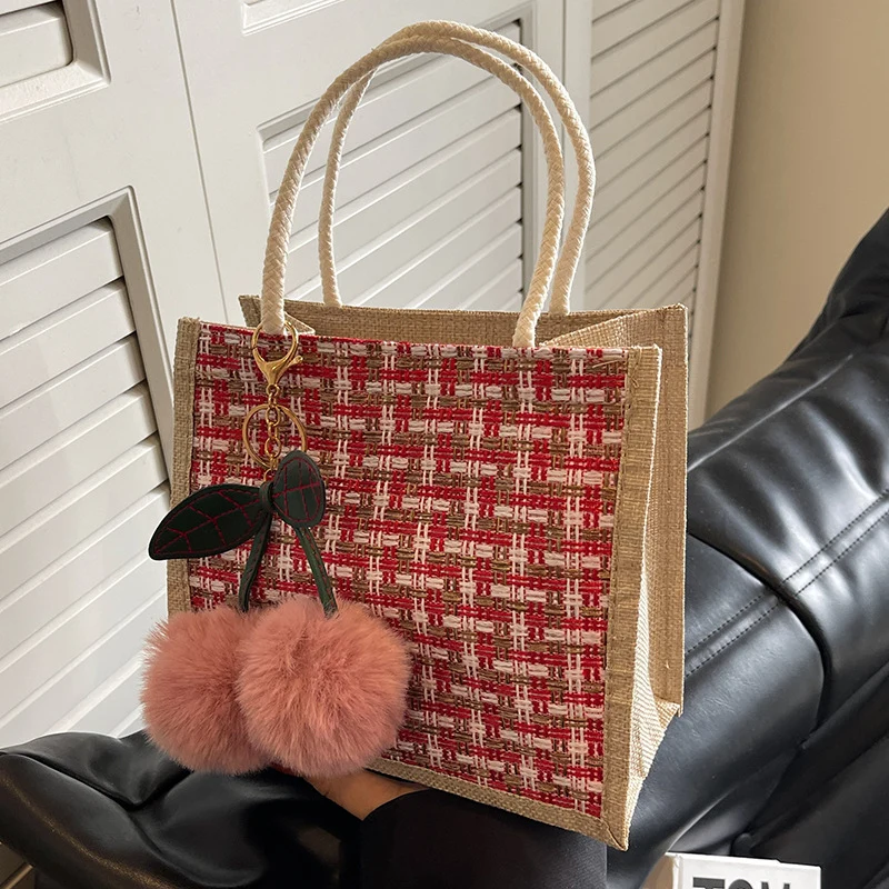 Bohemian Tasche mit dekorativen Pom Poms