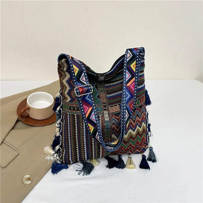 Bohemian Quasten Schultertasche