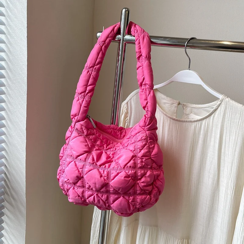Gepolsterte Schlappen-Handtasche