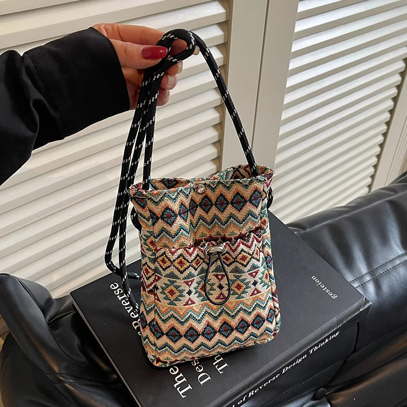 Bohemian gemusterte Kordelzug-Handtasche