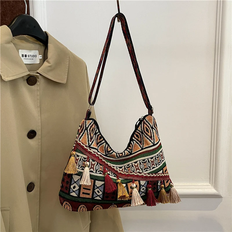 Bohemian-inspirierte handgefertigte Hobo-Tasche