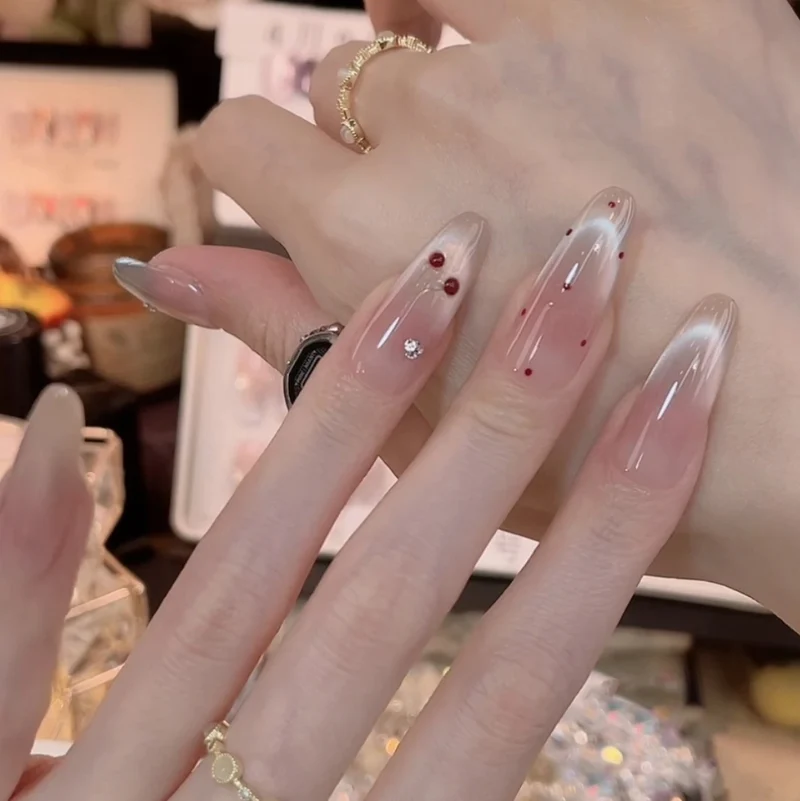 Künstlerische Lange Gel-Nagelverlängerungen