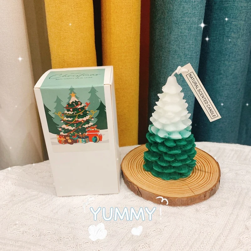 Handgeferti Weihnachtsbaum-Duftkerze aus Sojawachs