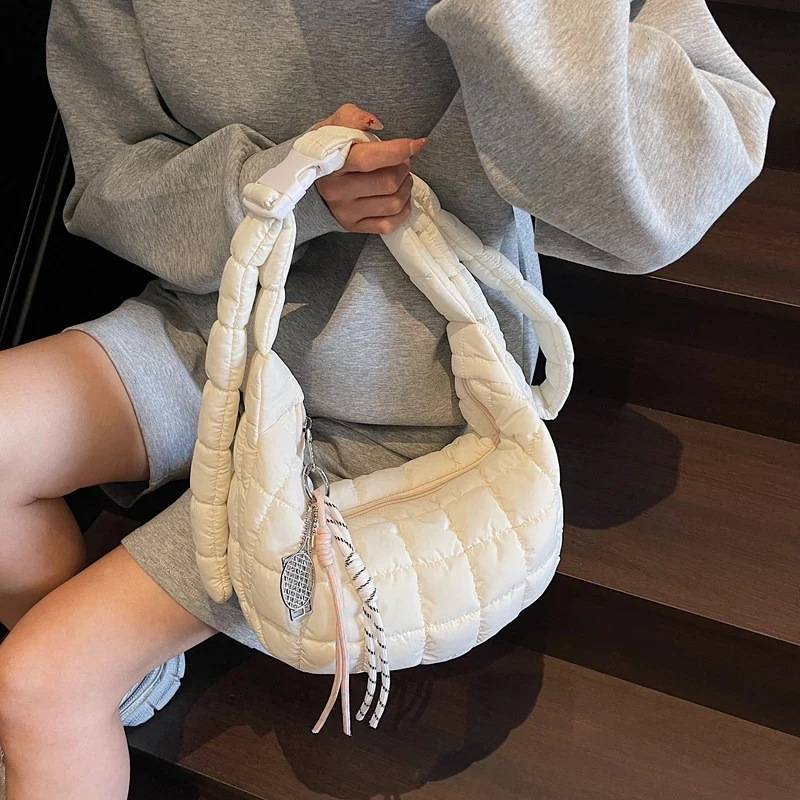 Gepolsterte gesteppte Schultertasche