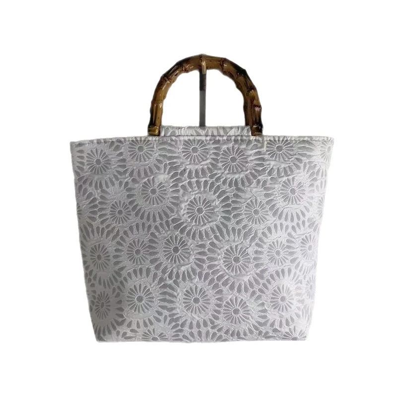 Exklusive und handgefertigte Strandtasche mit Bambusgriff Skanto