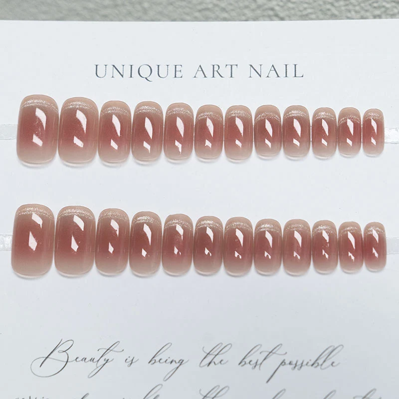 Elegantes Press-On-Nagelset mit glänzendem Finish
