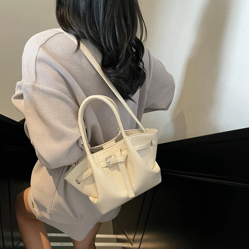 Strukturierte Mini-Handtasche