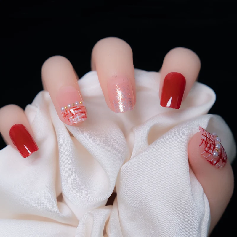 Elegantes Nagelkunst Press-On Set
