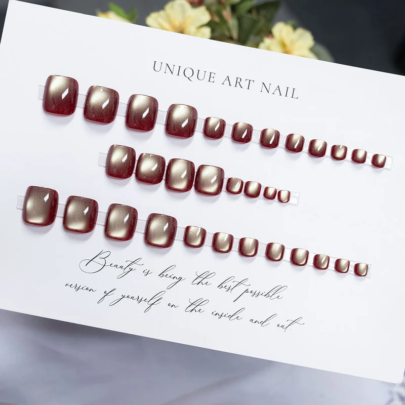 Elegante Metallische Nagelkunst