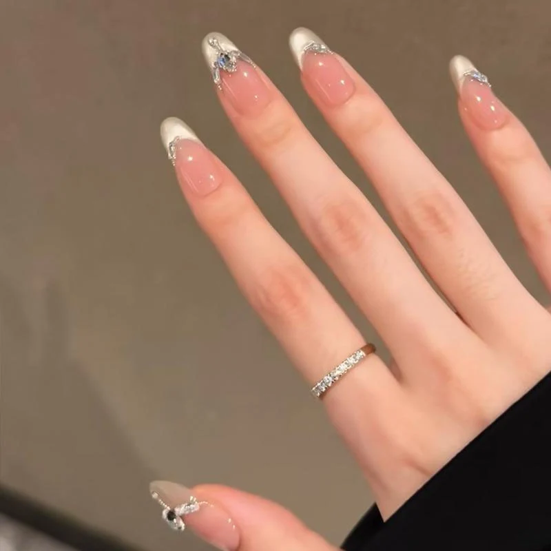 Elegante französische Spitzen-Strass-Press-On Nägel