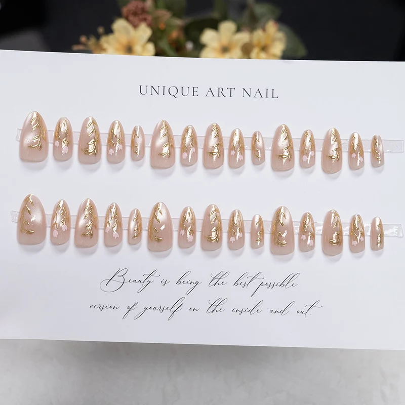 Elegante dekorative Nagelkunst