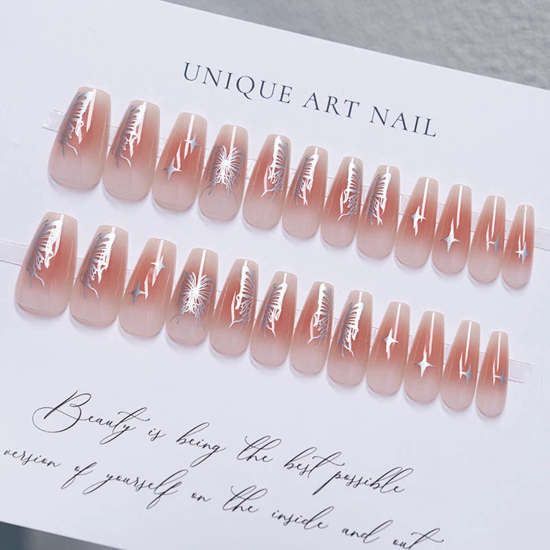 Dekorative Stiletto Press-On Nagelkunst