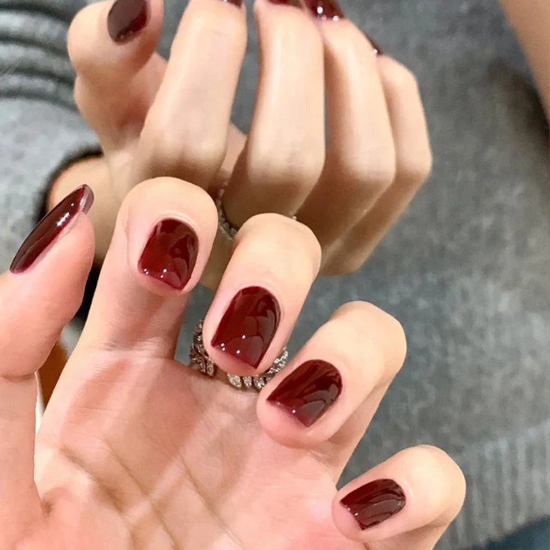 Elegante Glänzende Nagelkunst
