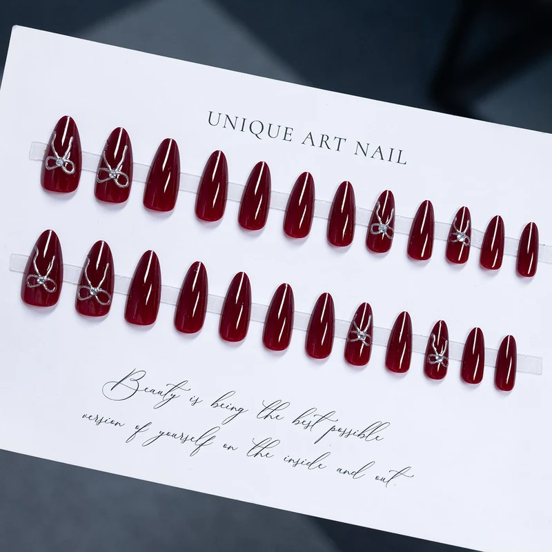 Elegante Glänzende Mandel-förmige Nagelkunst