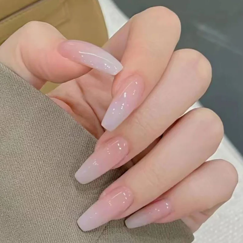 Elegante langanhaltende Acryl-Nagelverlängerungen