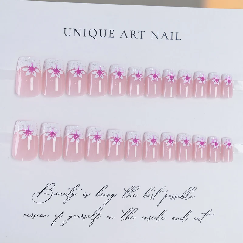 Elegante Blumennagelkunst