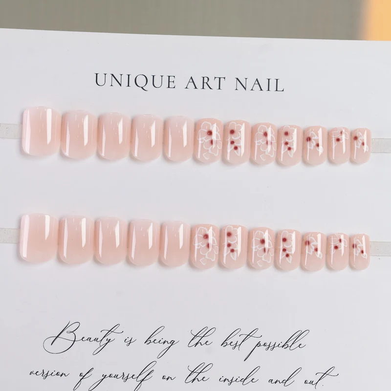 Elegante florale Acryl-Nagelkunst