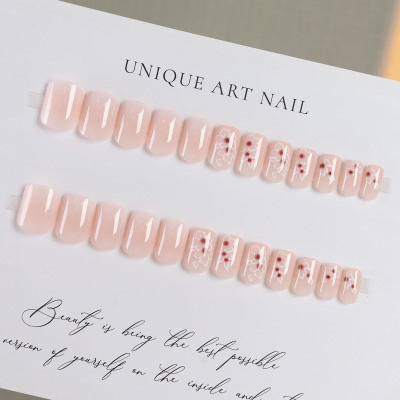 Elegante florale Acryl-Nagelkunst