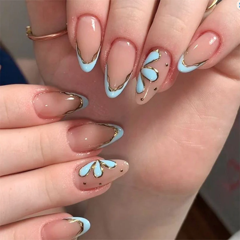 Elegante floral-akzentierte Press-On Nägel