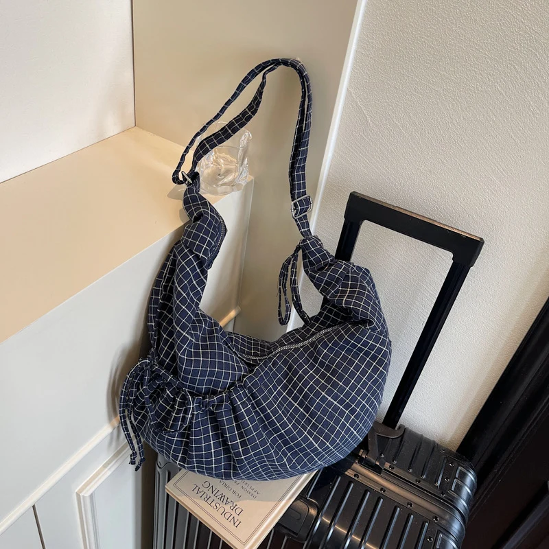 Gemütliche Übergroße Utility Schultertasche