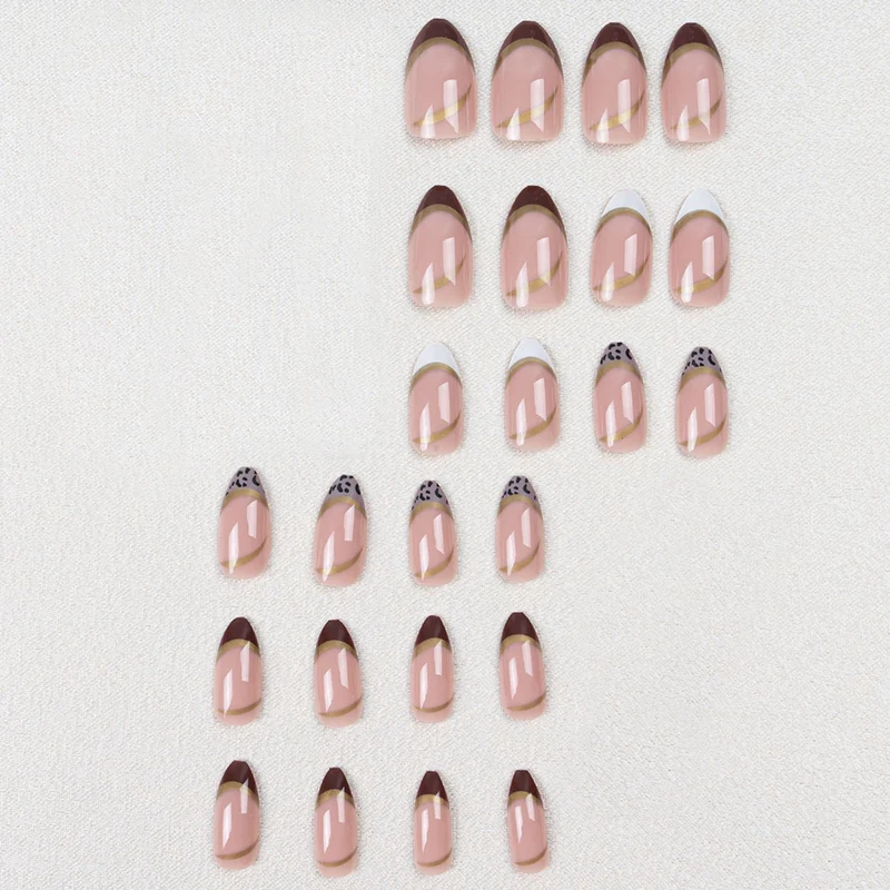Elegante geometrische Nagelkunst