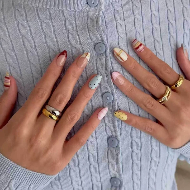 Trendiges Gemischtes Design Nagelkunst